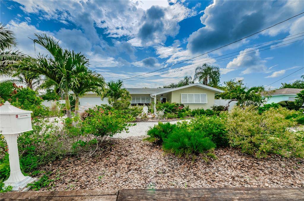 Dunedin, FL 34698,2161 EDYTHE DR