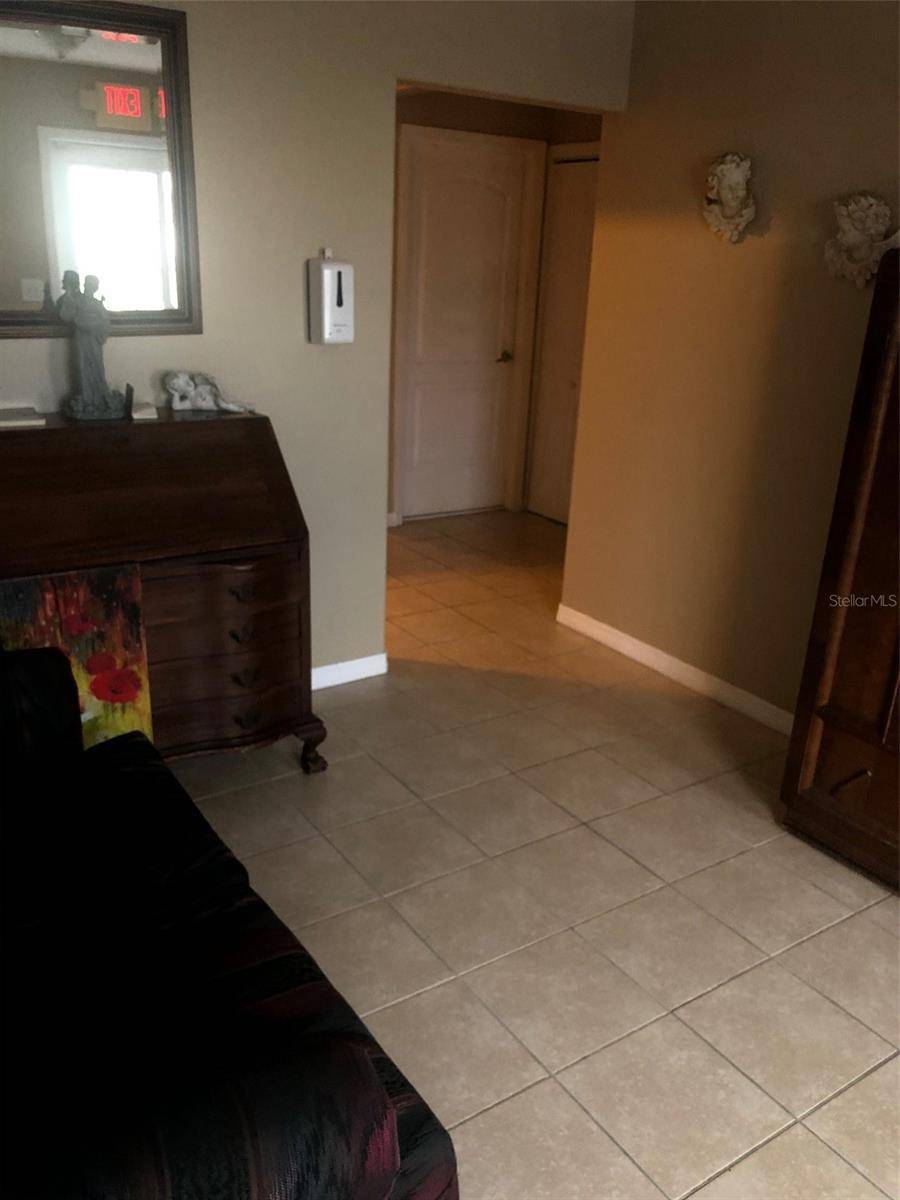 Spring Hill, FL 34606,3273 COMMERCIAL WAY
