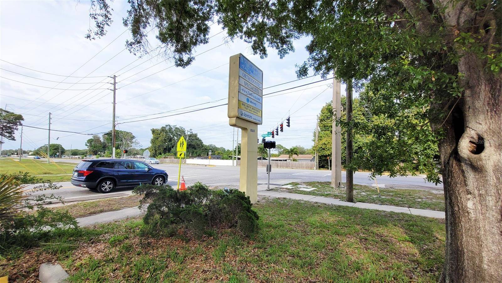 Seminole, FL 33777,8588 STARKEY RD