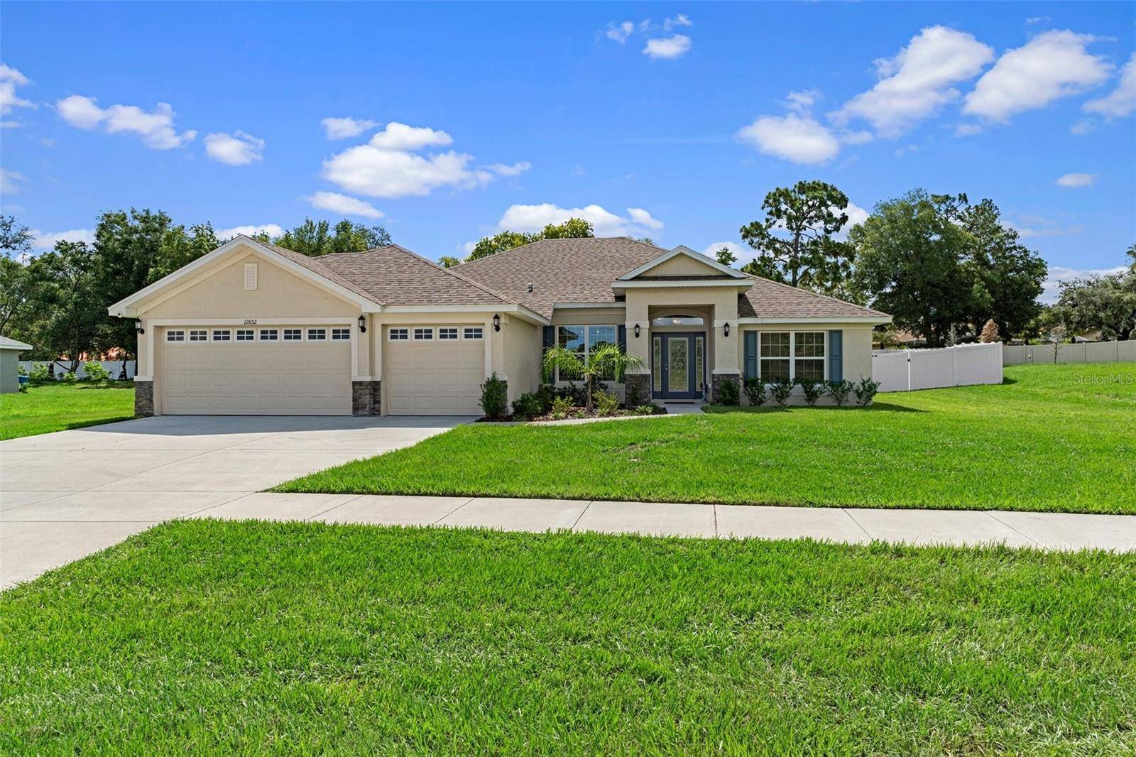 Spring Hill, FL 34609,12652 SUNSET WOODS DR