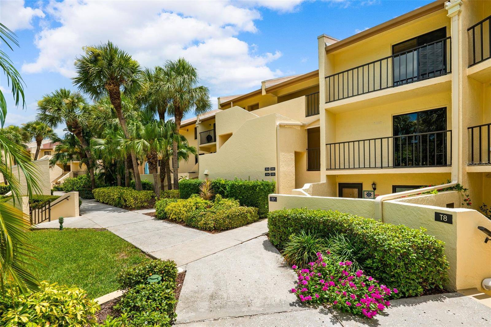 St Petersburg, FL 33711,7500 SUNSHINE SKYWAY LN S #205
