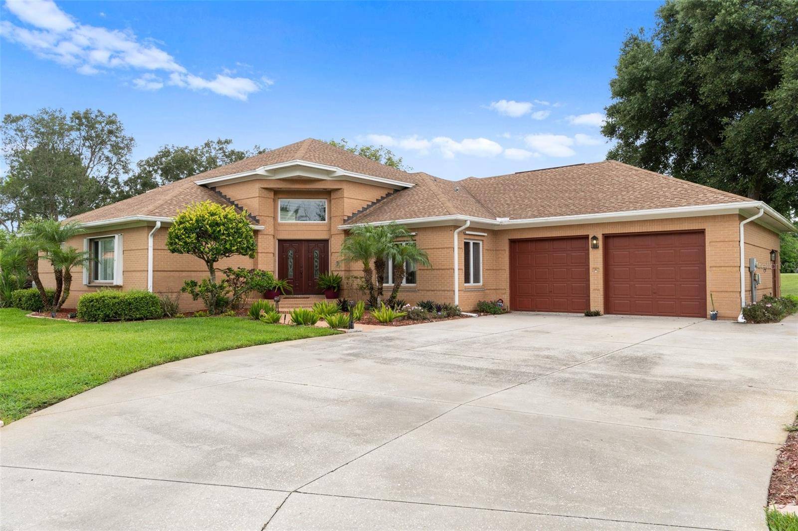 Weeki Wachee, FL 34613,10044 TWELVE OAKS CT