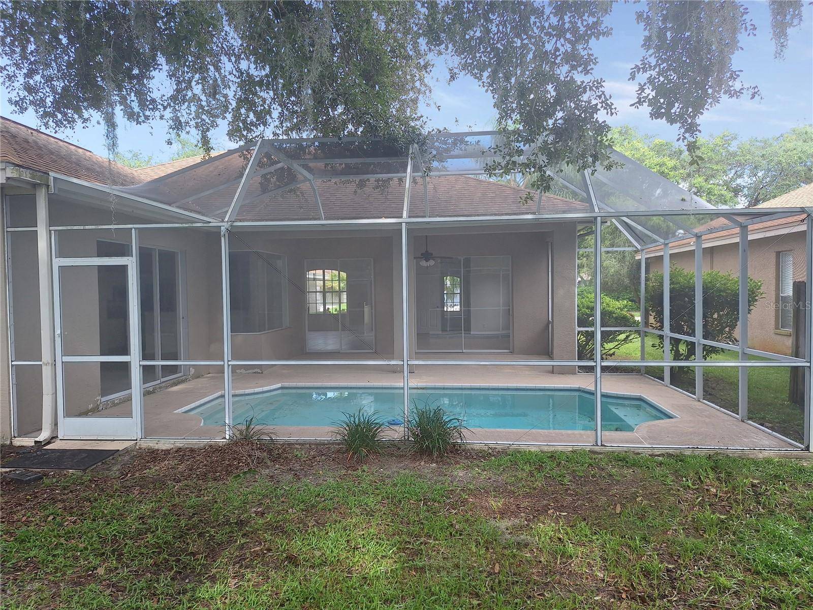 Tarpon Springs, FL 34688,462 EQUINE DR