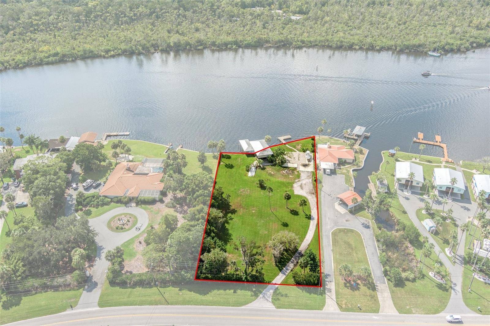 Homosassa, FL 34448,10708 W HALLS RIVER RD