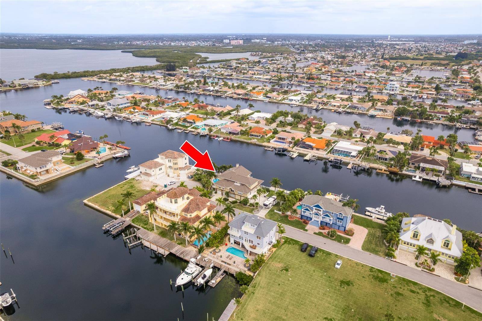 New Port Richey, FL 34652,5406 CAPTAINS CT