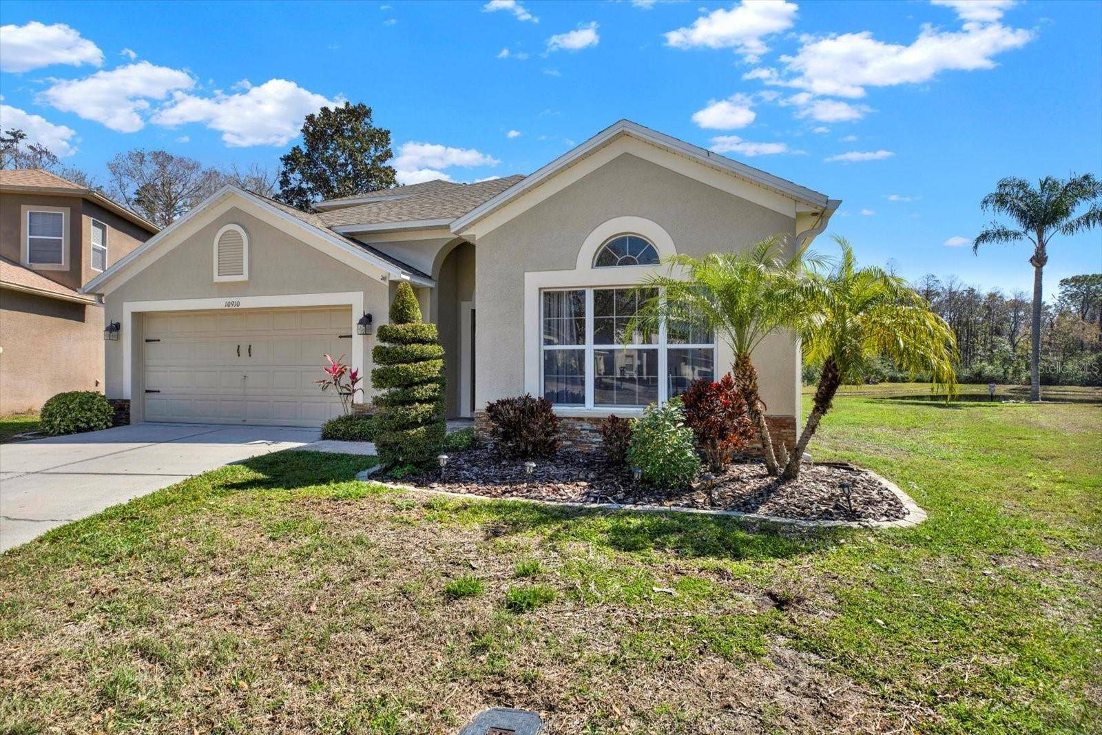 Land O Lakes, FL 34638,10910 MAY APPLE CT