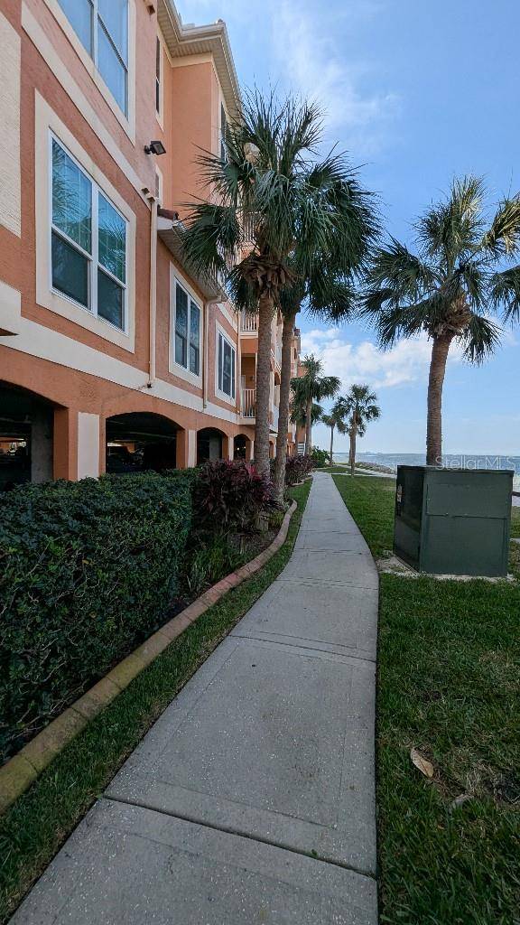 Tampa, FL 33611,5000 CULBREATH KEY WAY #9-221