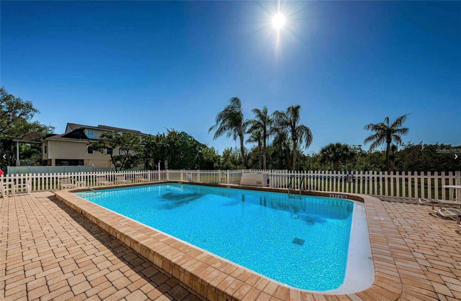 Seminole, FL 33776,9000 COMMODORE DR #302