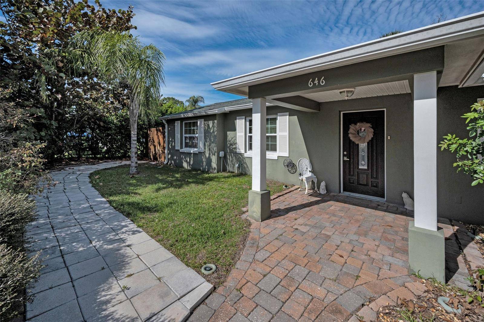 Tarpon Springs, FL 34689,646 RIVERSIDE DR