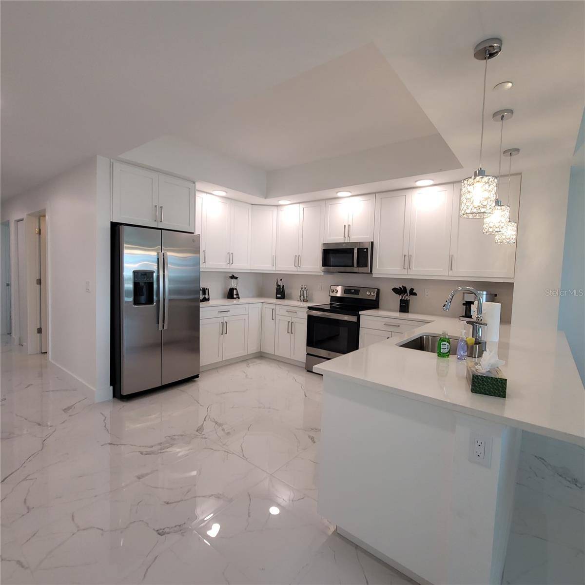 Clearwater Beach, FL 33767,415 ISLAND WAY #204