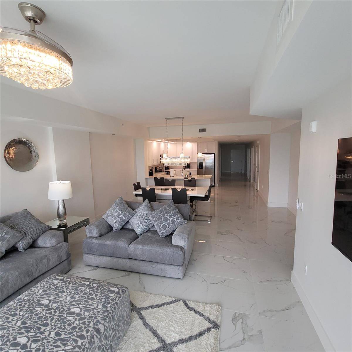 Clearwater Beach, FL 33767,415 ISLAND WAY #407
