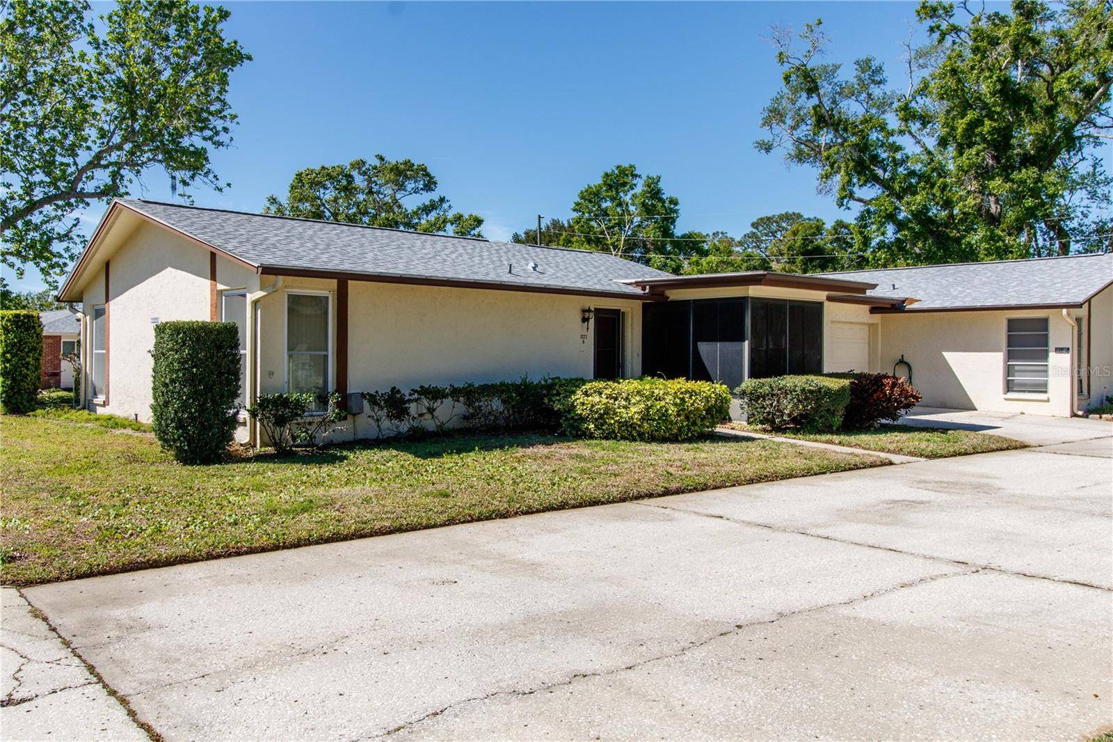 Palm Harbor, FL 34684,1223 QUEEN ANNE DR #B
