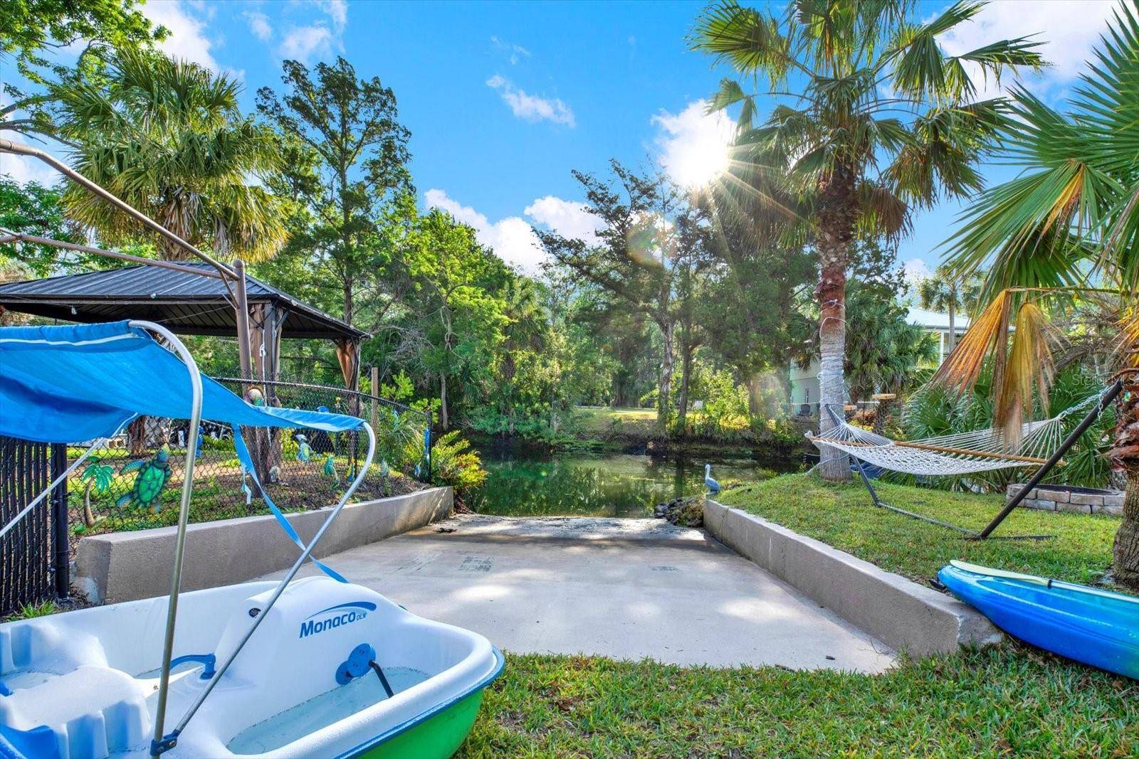Weeki Wachee, FL 34607,6220 ISLAND DR