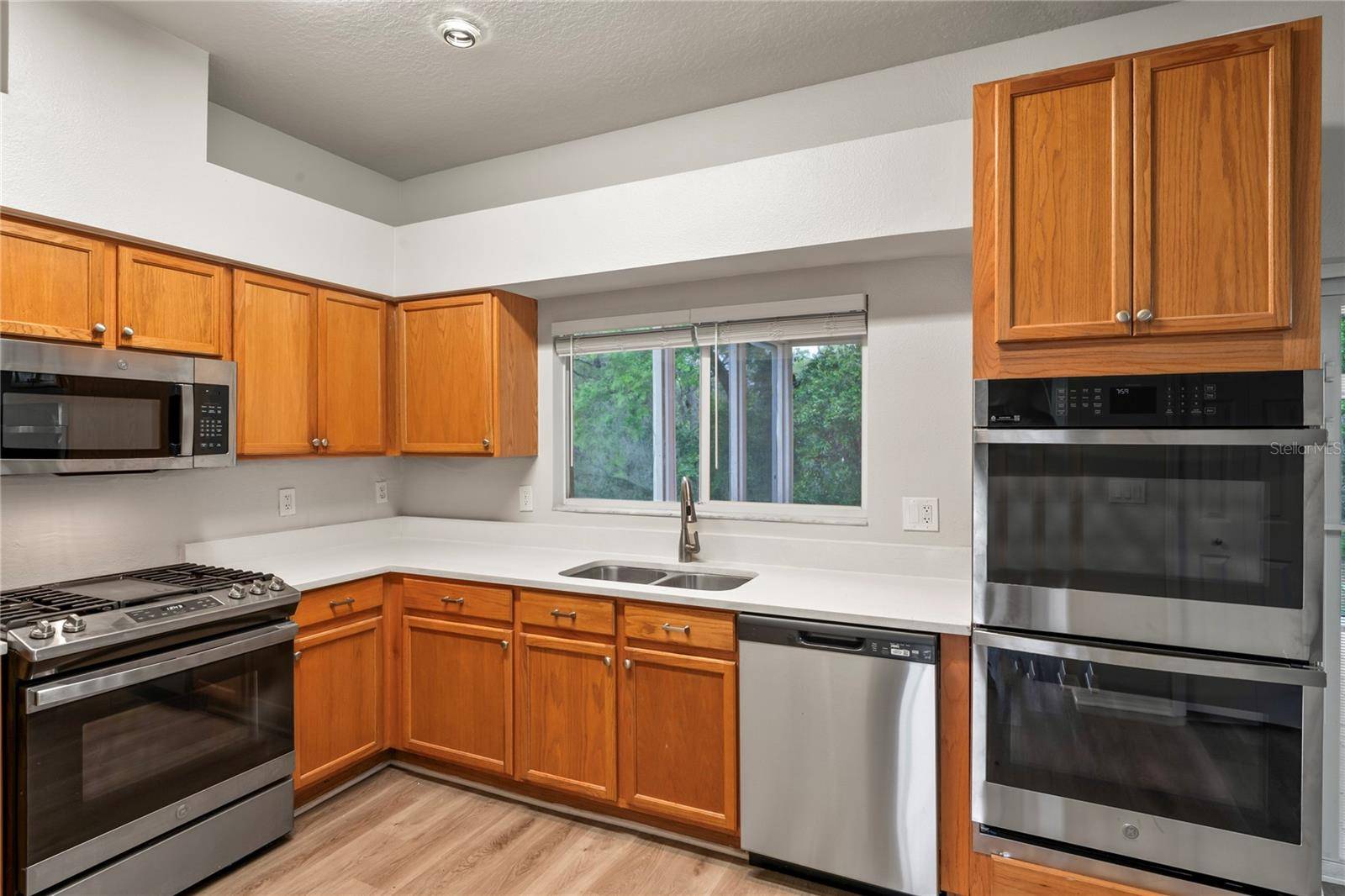 Valrico, FL 33594,3417 PINE TOP DR