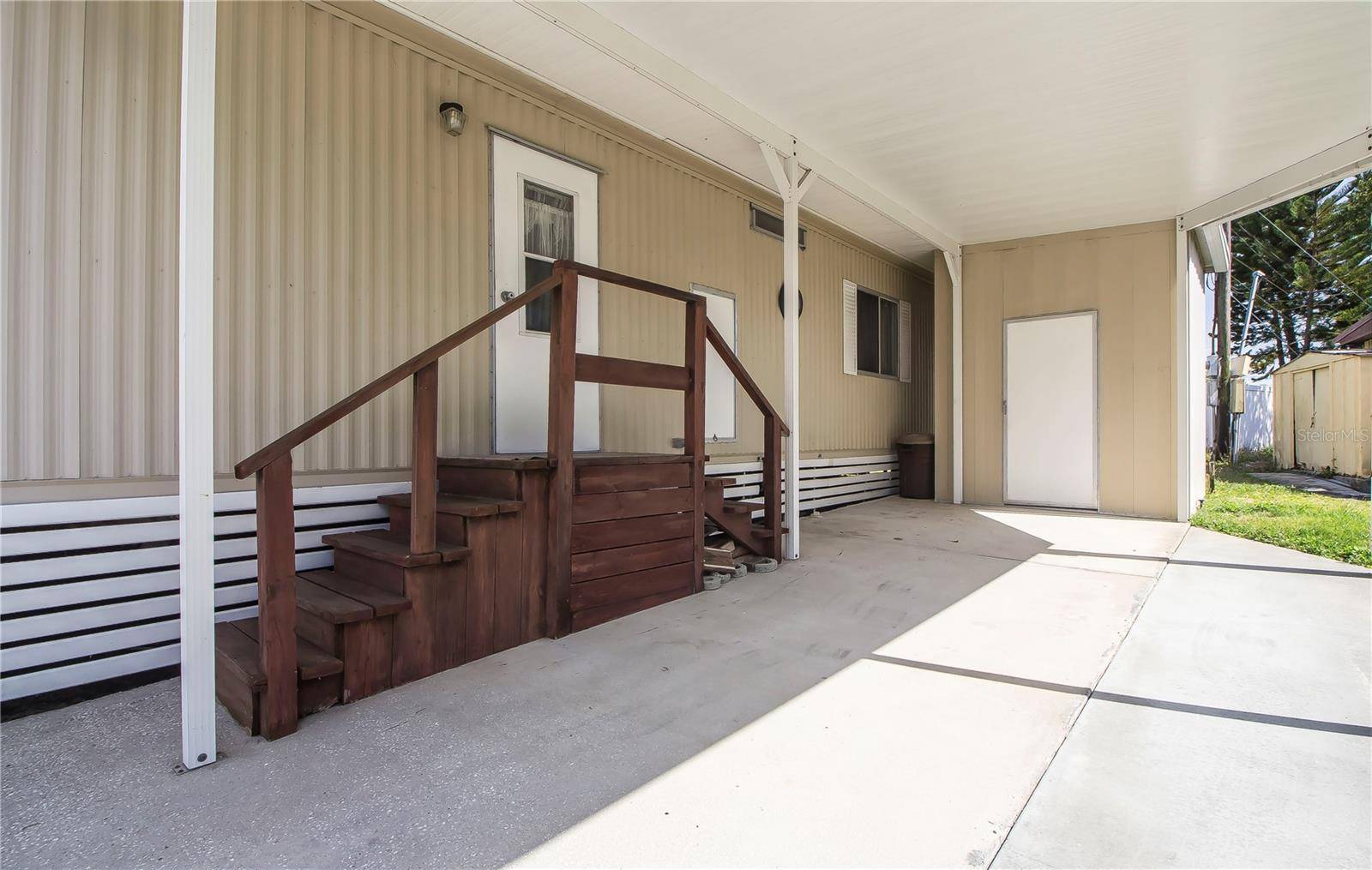 Tarpon Springs, FL 34689,846 OAKWOOD DR