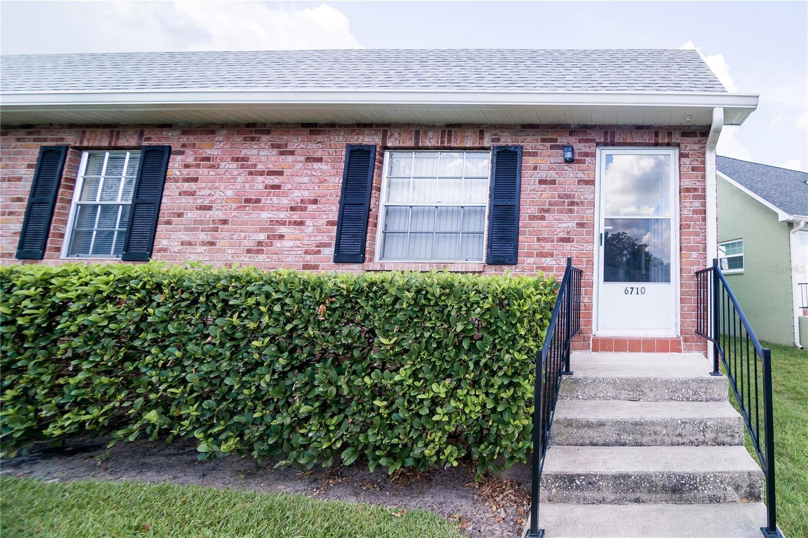 New Port Richey, FL 34653,6710 HICKORYWOOD LN #1B
