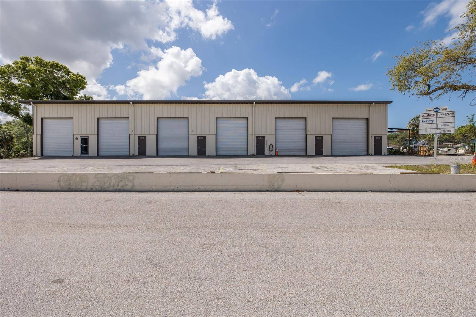 Tarpon Springs, FL 34689,201 TARPON INDUSTRIAL DR #3