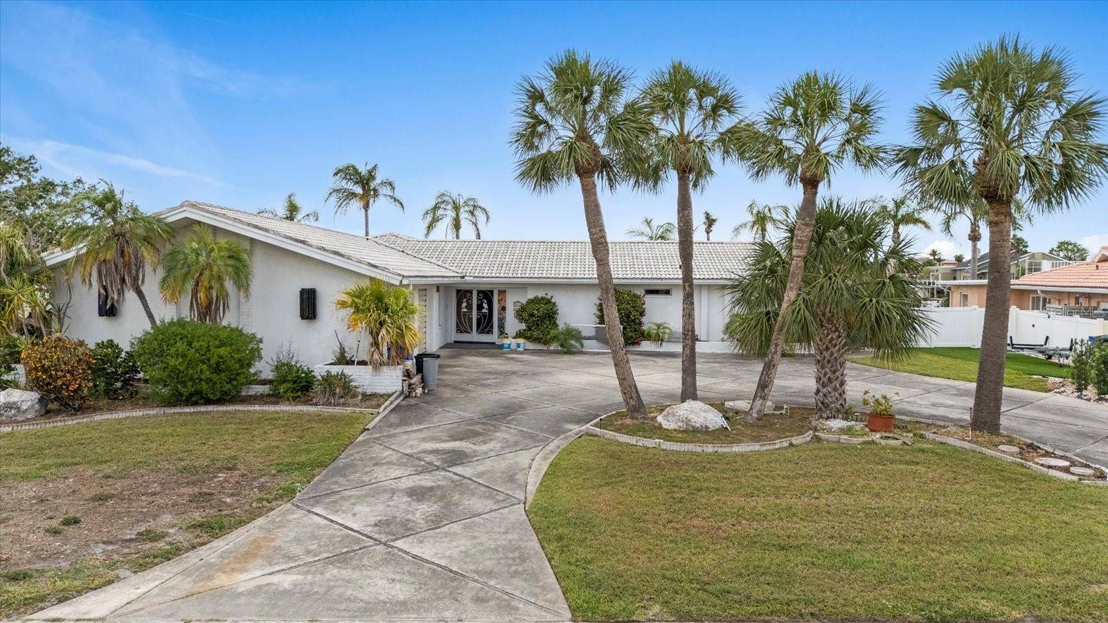 New Port Richey, FL 34652,5611 PILOTS PL