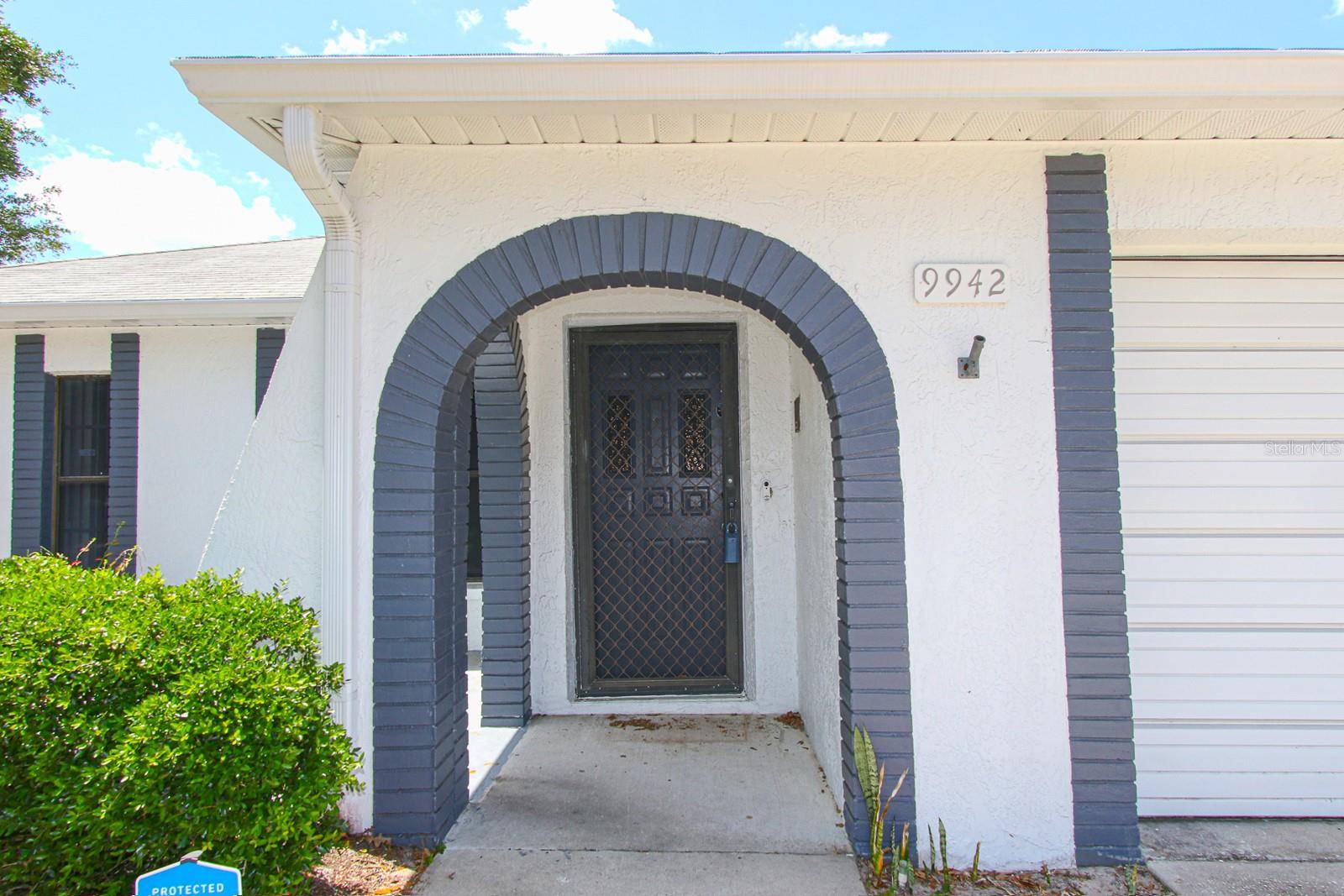 Port Richey, FL 34668,9942 WOODRIDGE CT