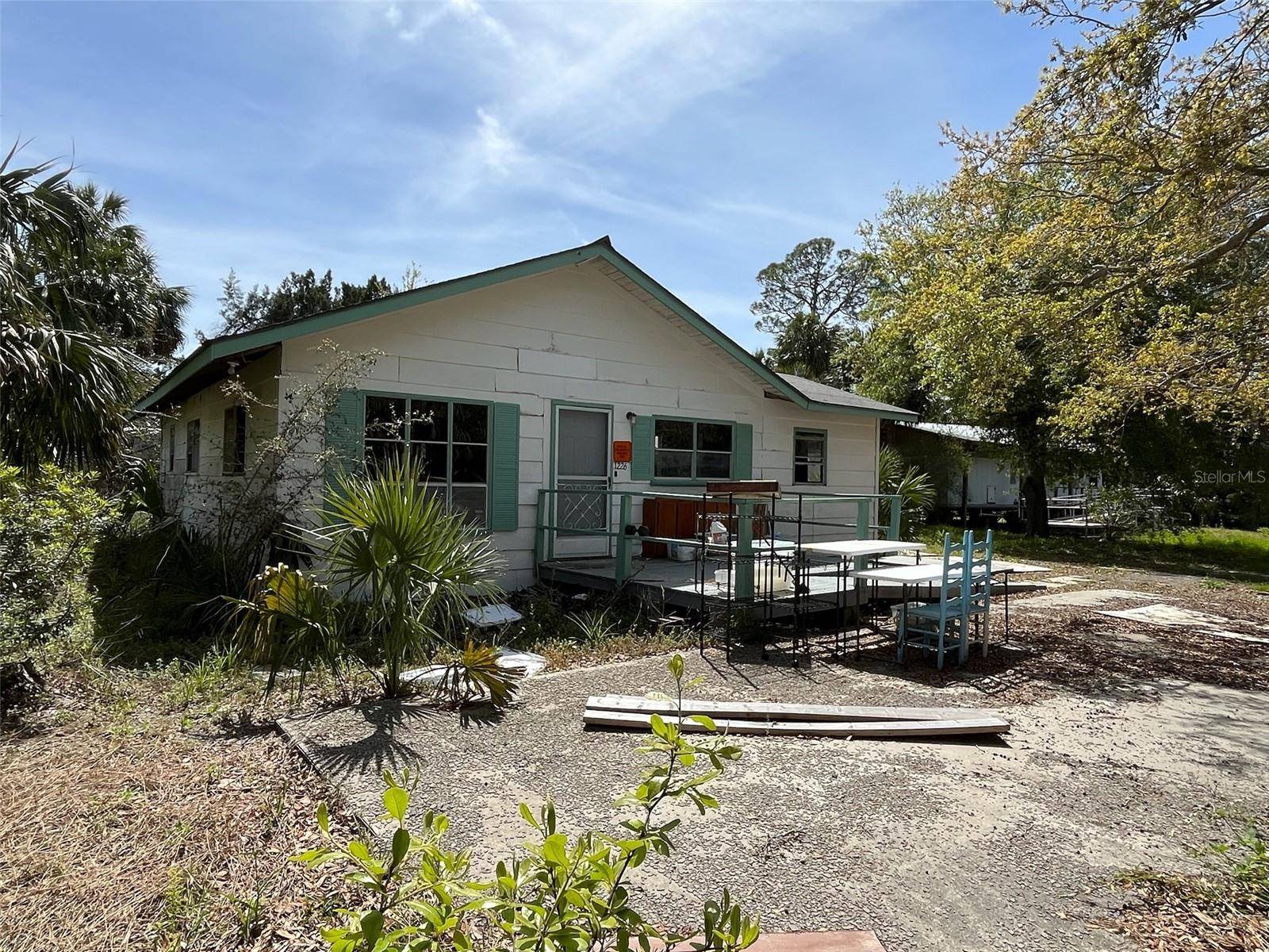 Cedar Key, FL 32625,1226 HAWTHORNE AVE