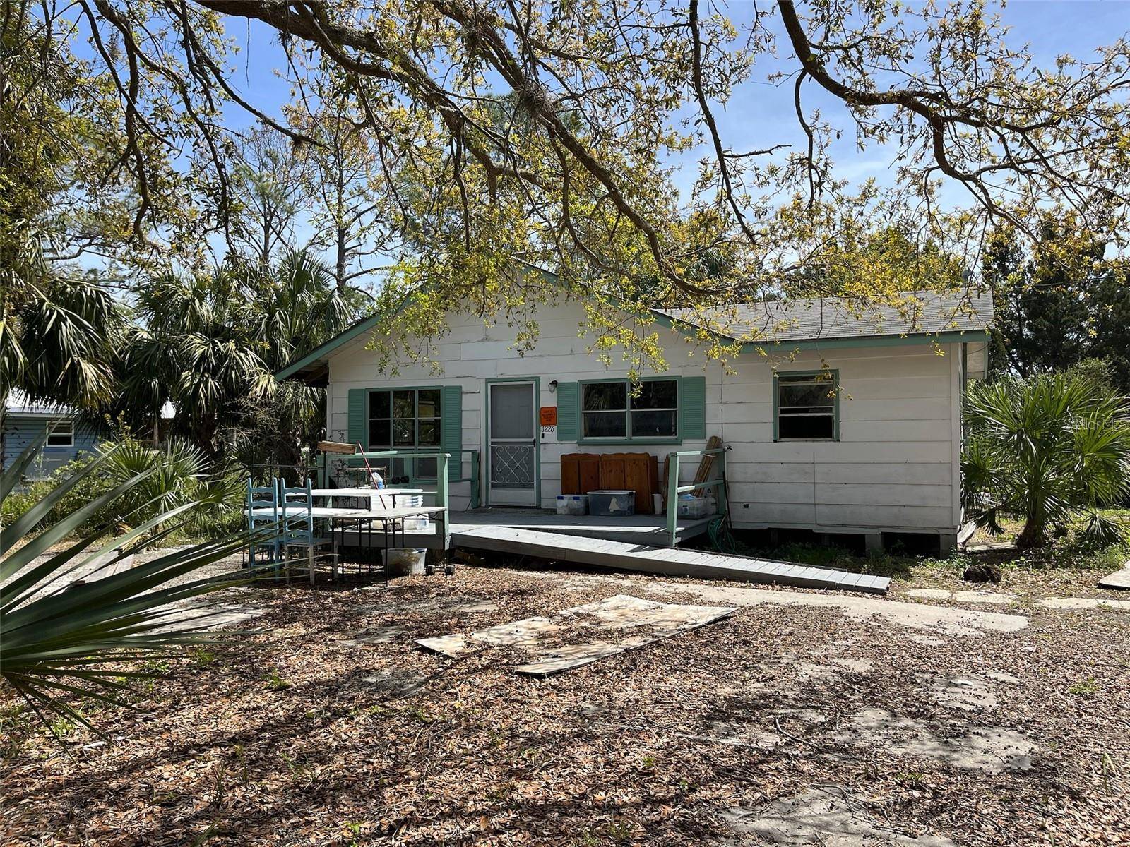 Cedar Key, FL 32625,1226 HAWTHORNE AVE