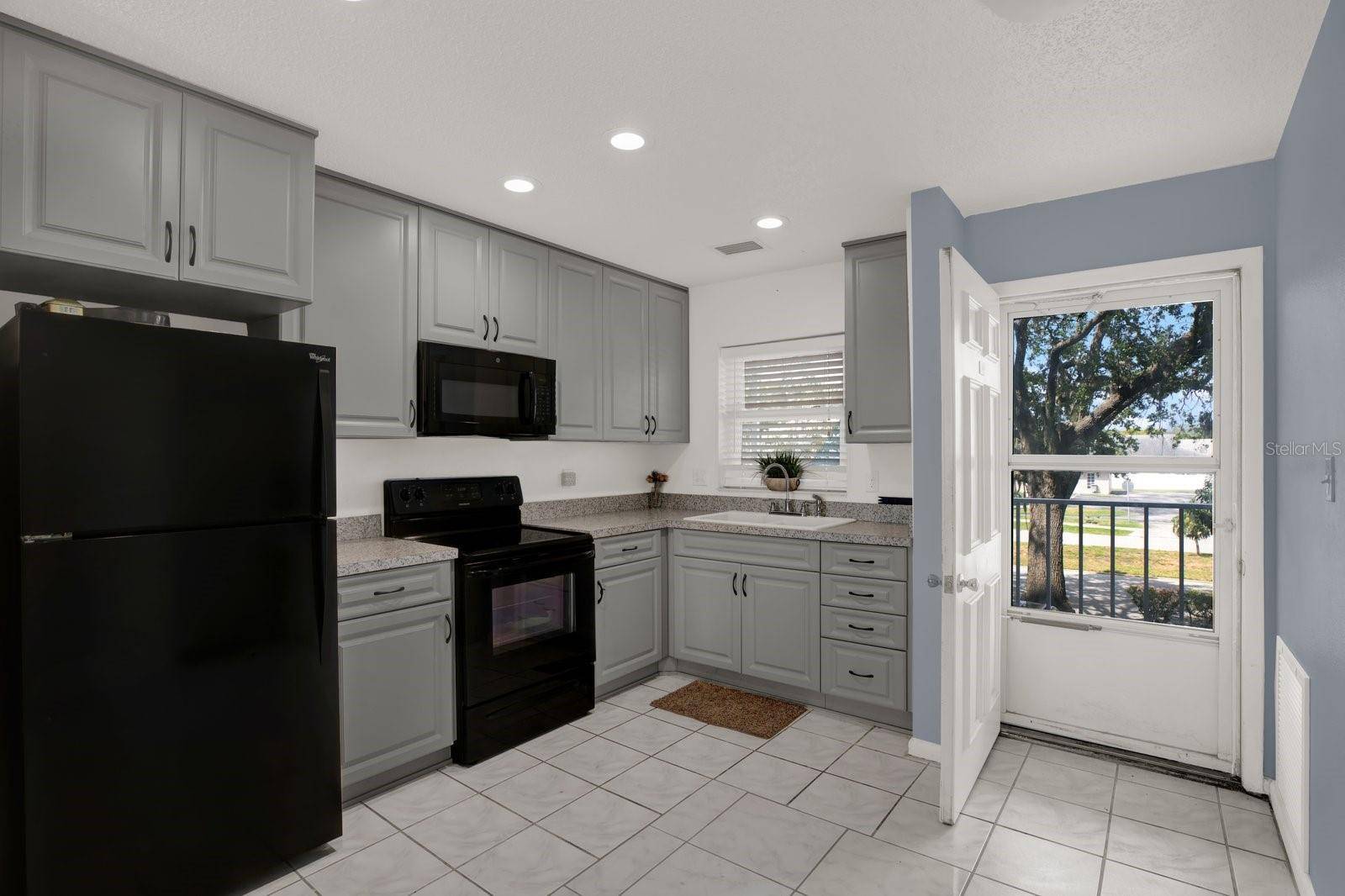 New Port Richey, FL 34652,4939 FLORAMAR TER #204