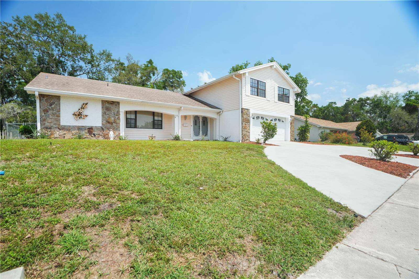 Hudson, FL 34667,12106 BEAR CREEK LN
