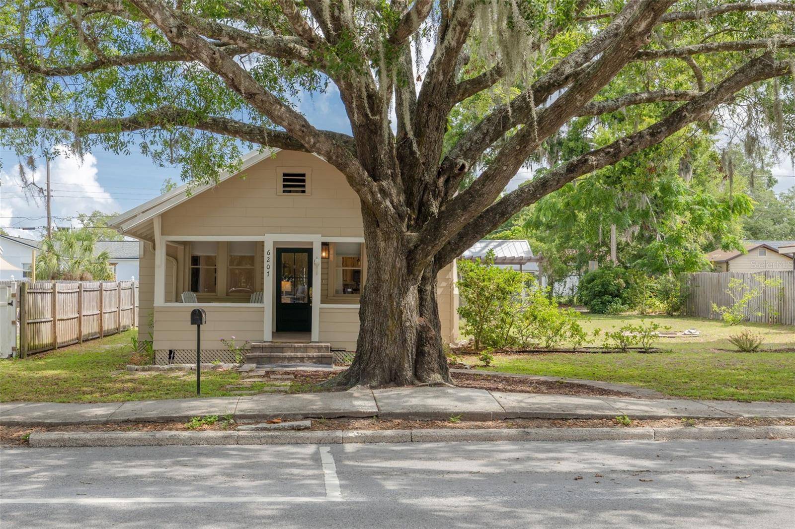 New Port Richey, FL 34653,6207 MAIN ST