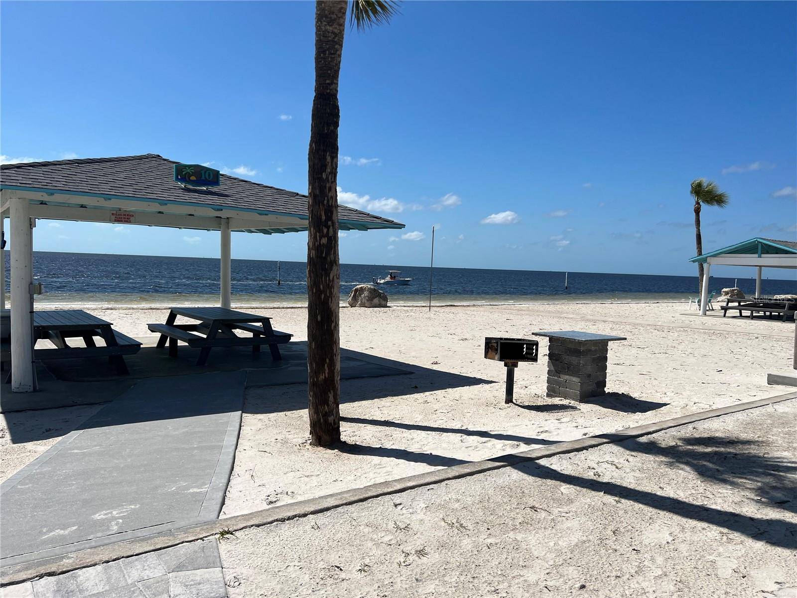 New Port Richey, FL 34652,4854 MARINE Pkwy #103