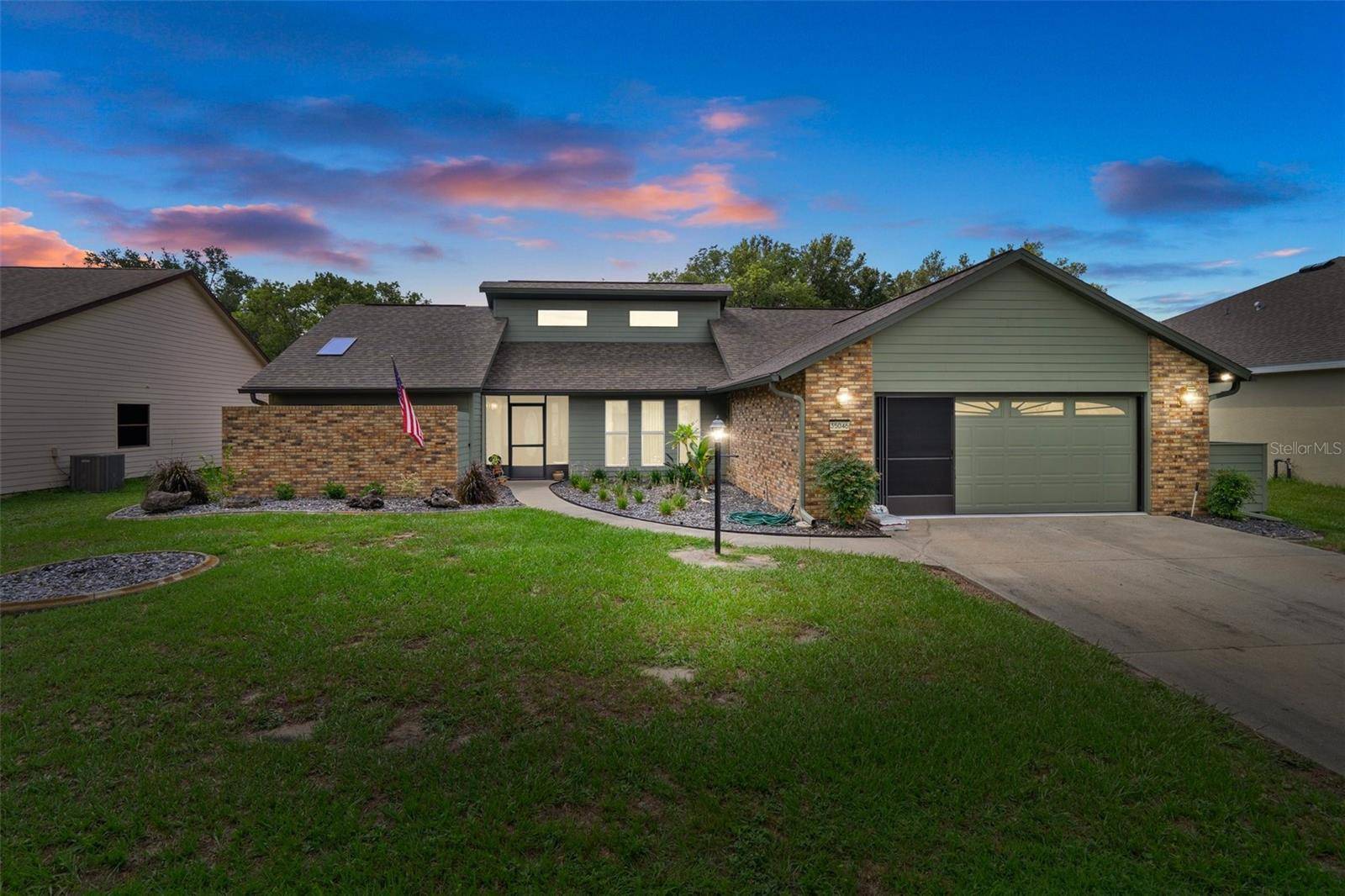 Dade City, FL 33523,35046 SMOKETREE LN