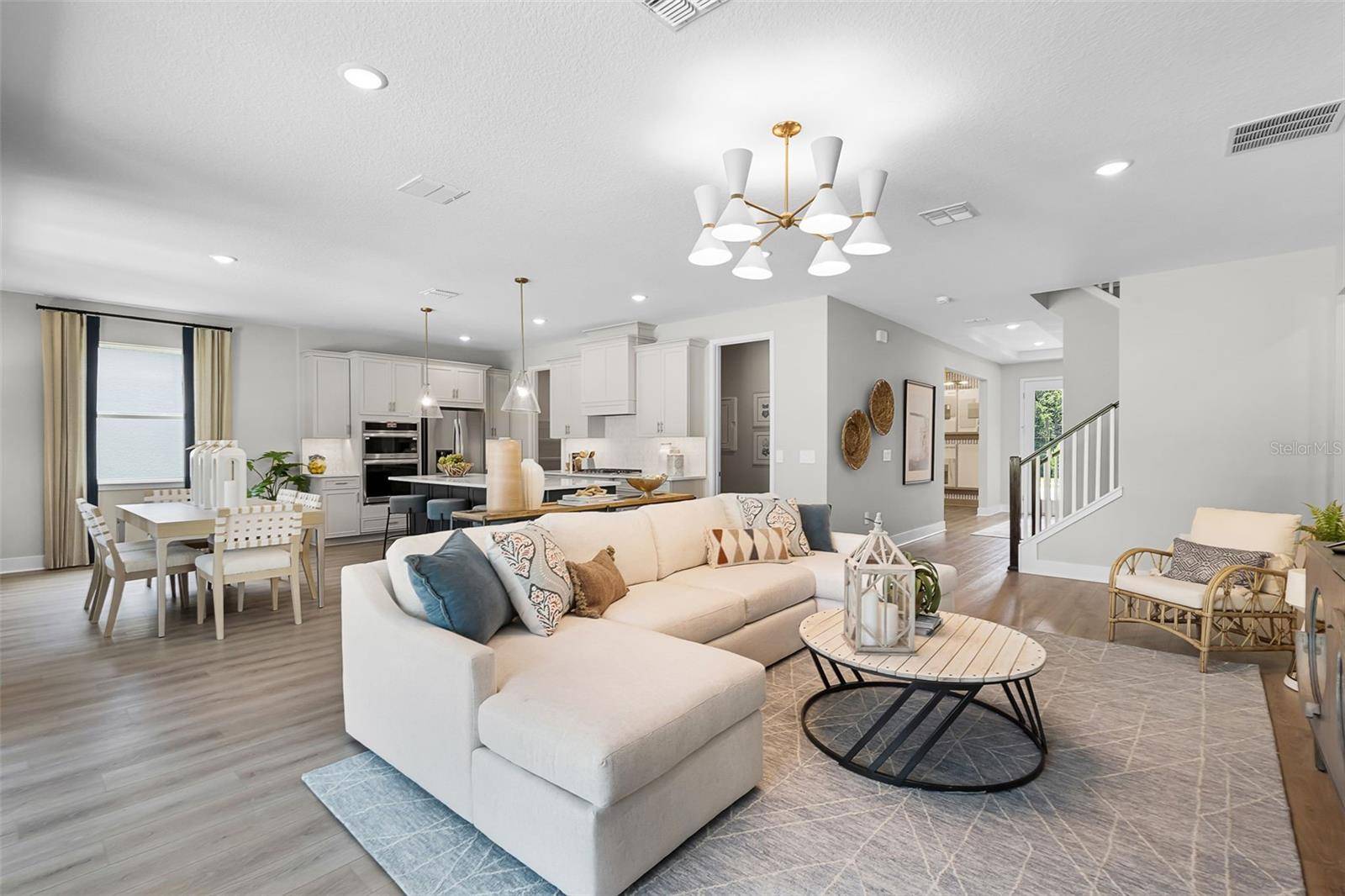 Apopka, FL 32703,823 EMERALD GROVE DR