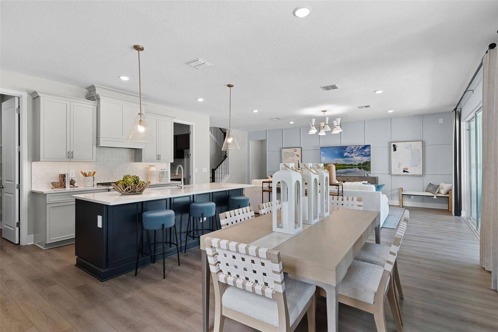 Apopka, FL 32703,855 EMERALD GROVE DR