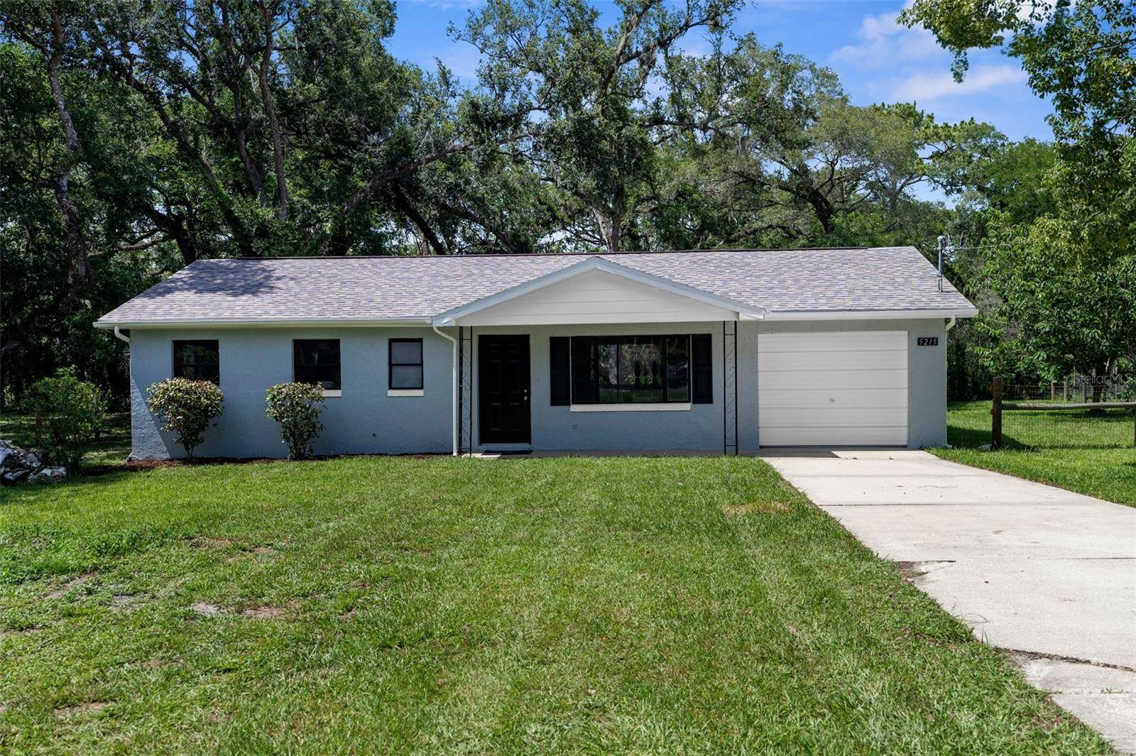 Dade City, FL 33523,5215 AZALEA CIR
