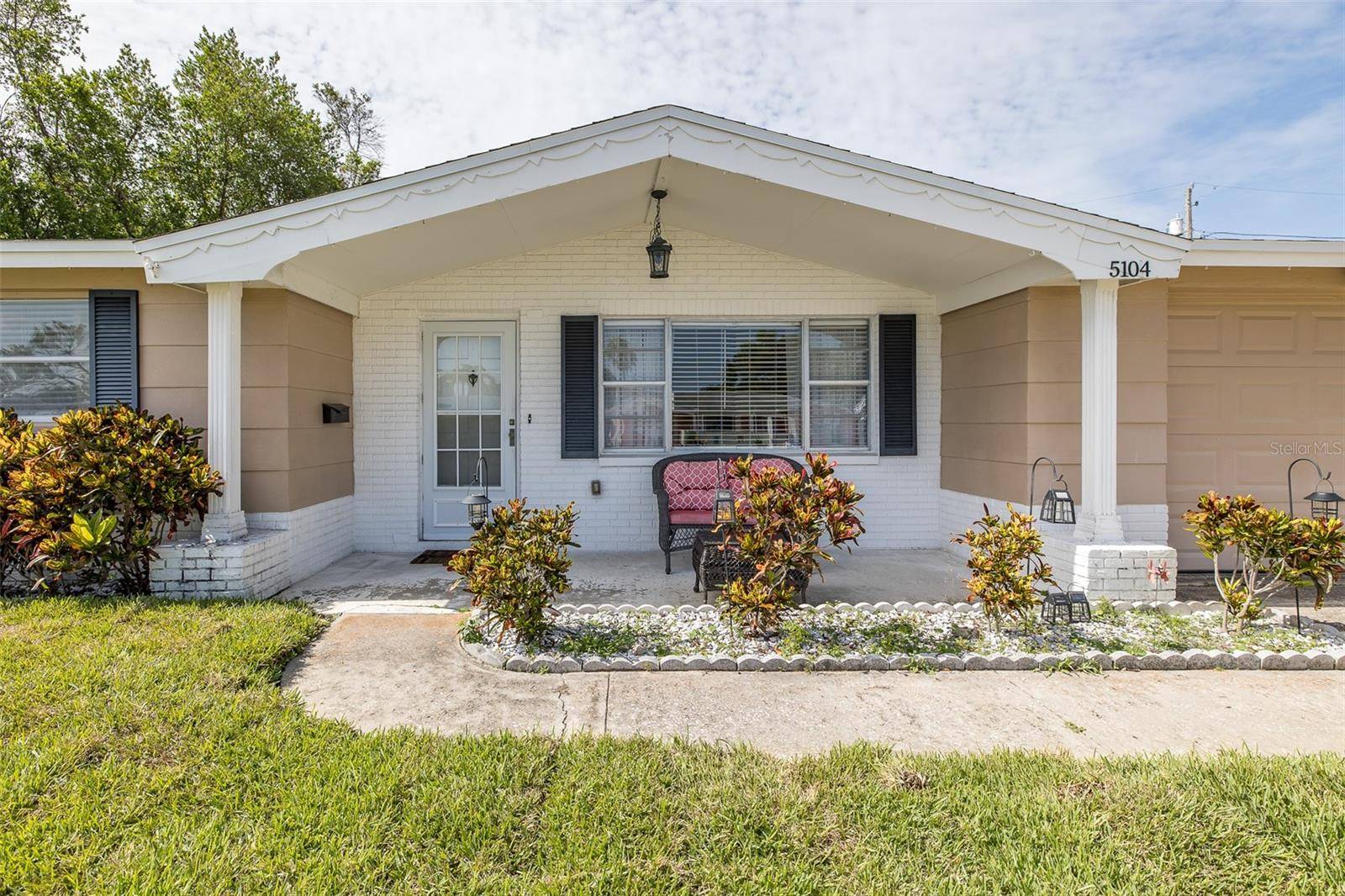 Holiday, FL 34690,5104 CARDIFF DR