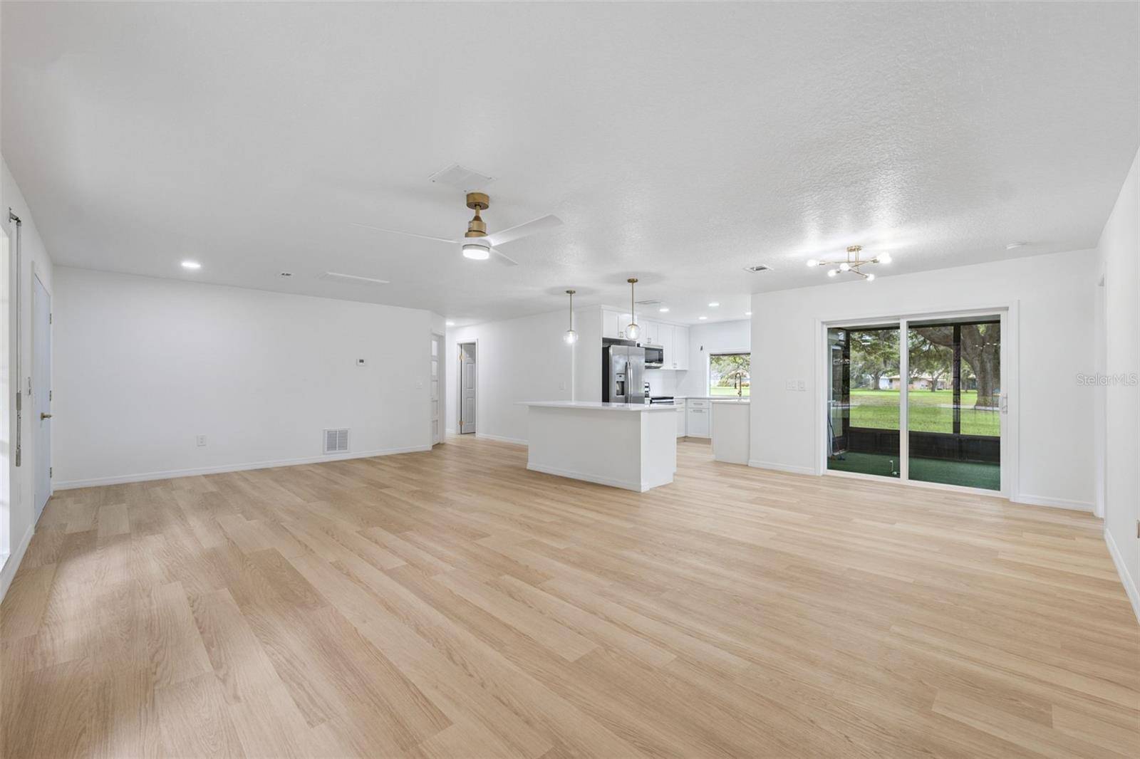 Hudson, FL 34667,7616 FAIRLAWN DR