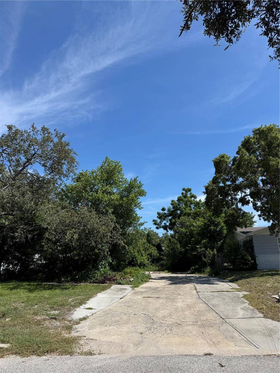 Holiday, FL 34691,4250 OAK BLUFF AVE
