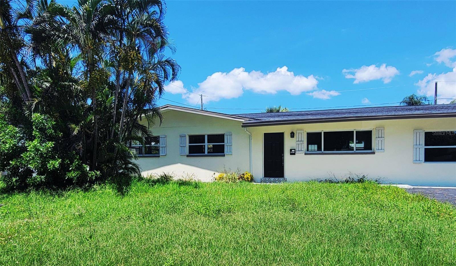 St Petersburg, FL 33705,3615 SEAROBIN DR SE