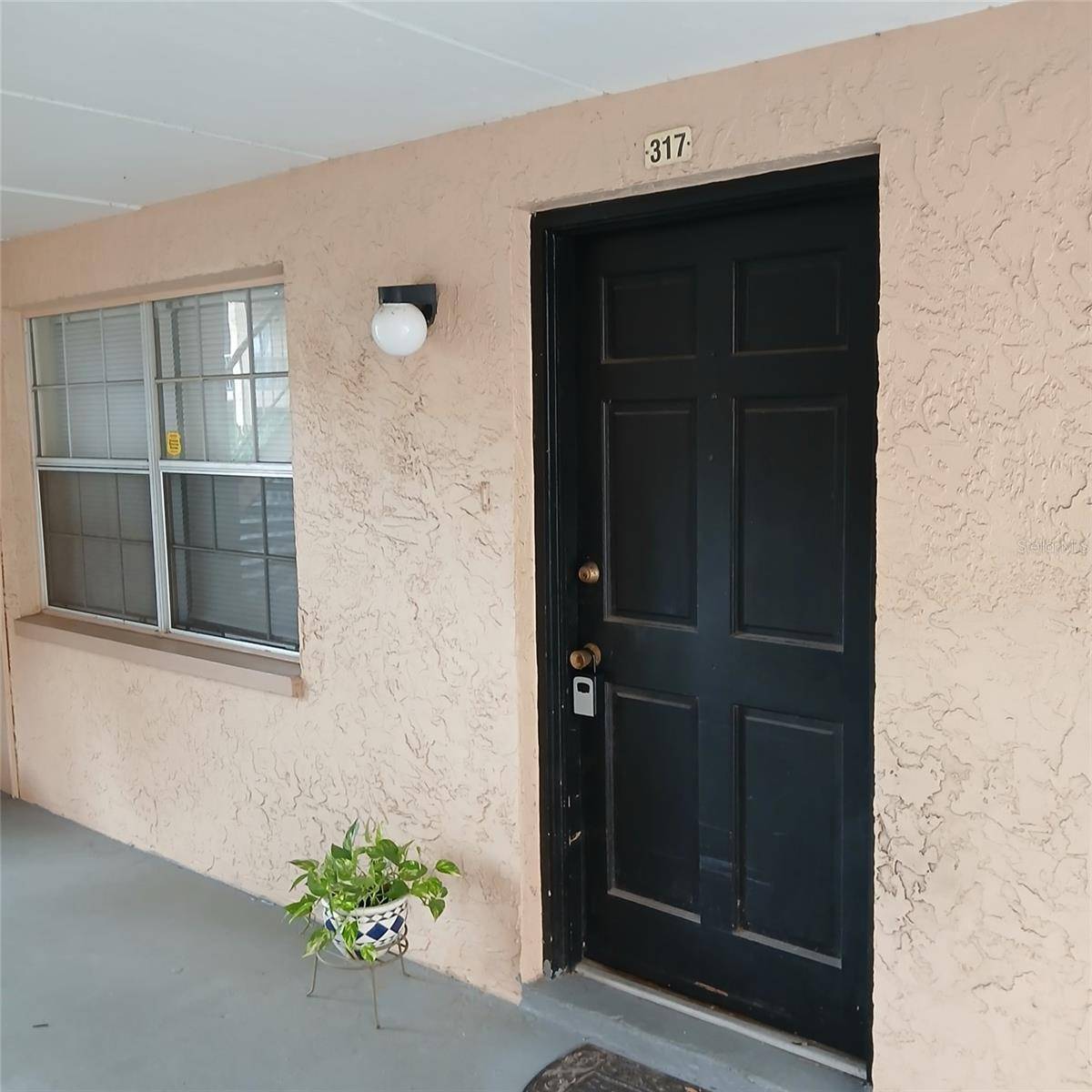 Tampa, FL 33614,4718 CHRISTA CT #317