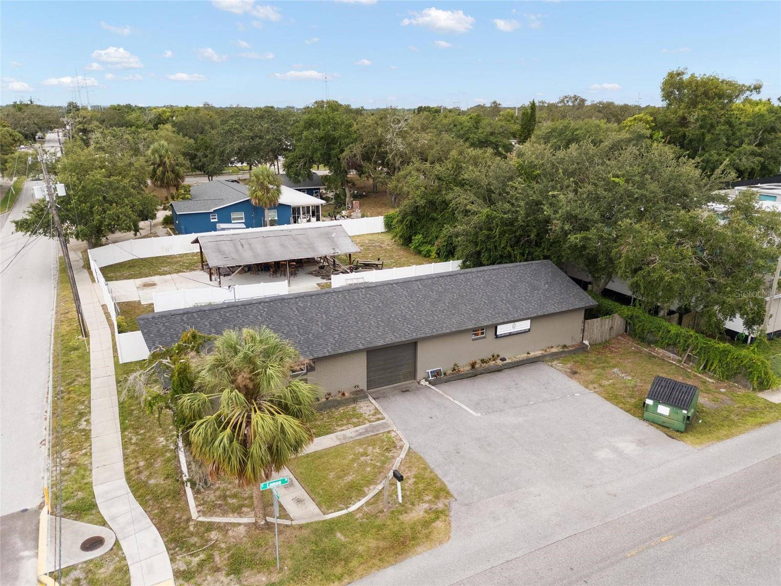 Tarpon Springs, FL 34689,526 E LEMON ST