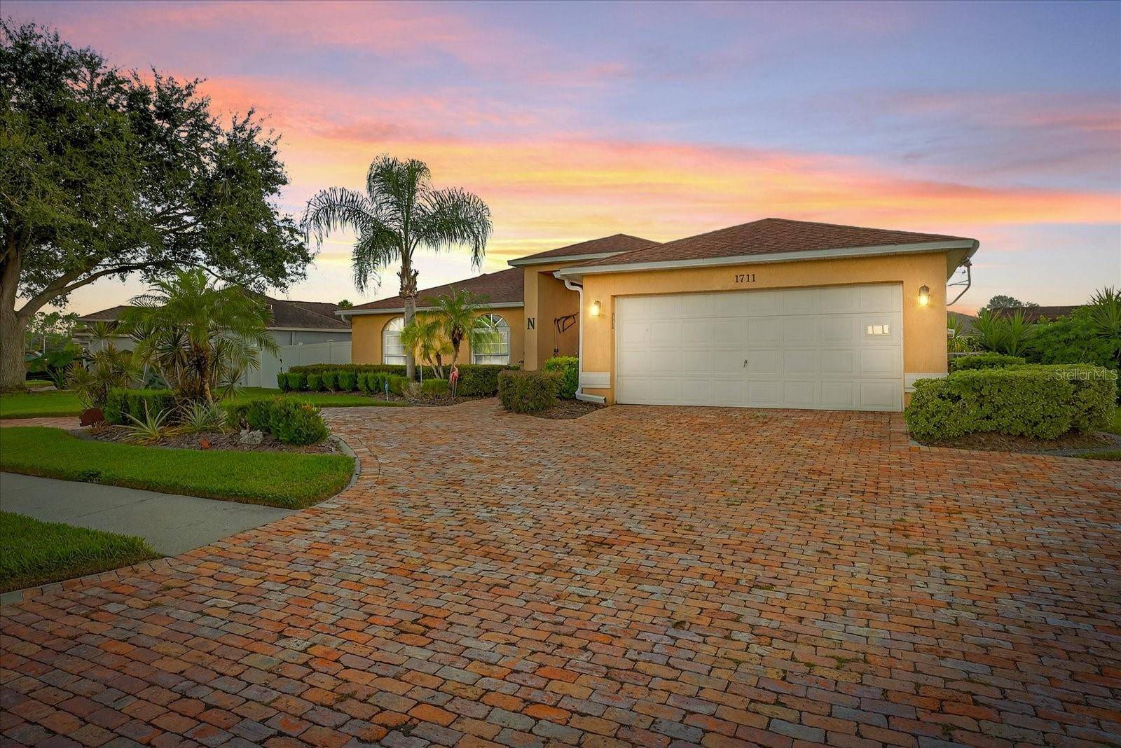Lutz, FL 33549,1711 GLEN OAK LN
