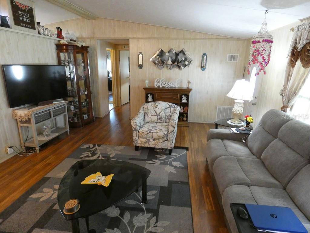 Zephyrhills, FL 33541,35020 COLONY HILLS DR
