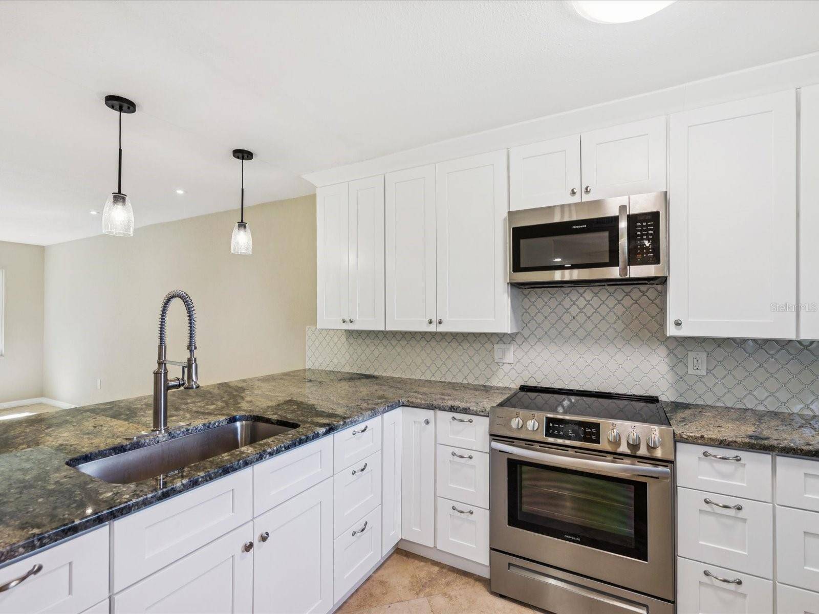 Palm Harbor, FL 34683,4805 ALT 19 #525