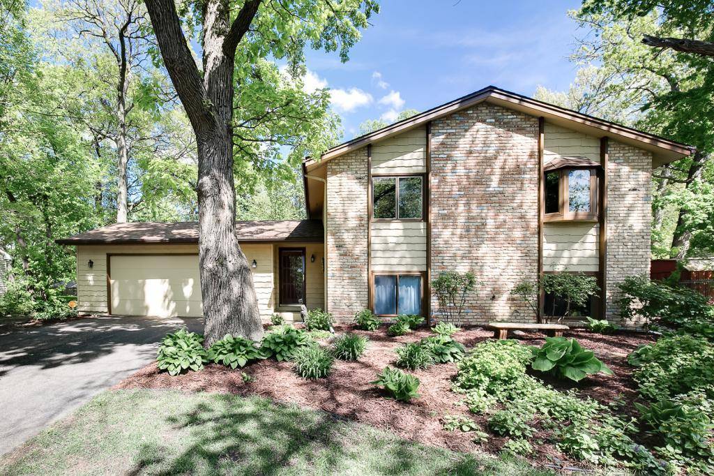 Plymouth, MN 55447,3330 Walnut Grove LN N