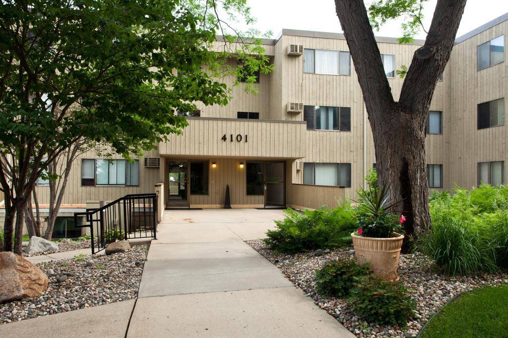 Edina, MN 55435,4101 Parklawn AVE #310