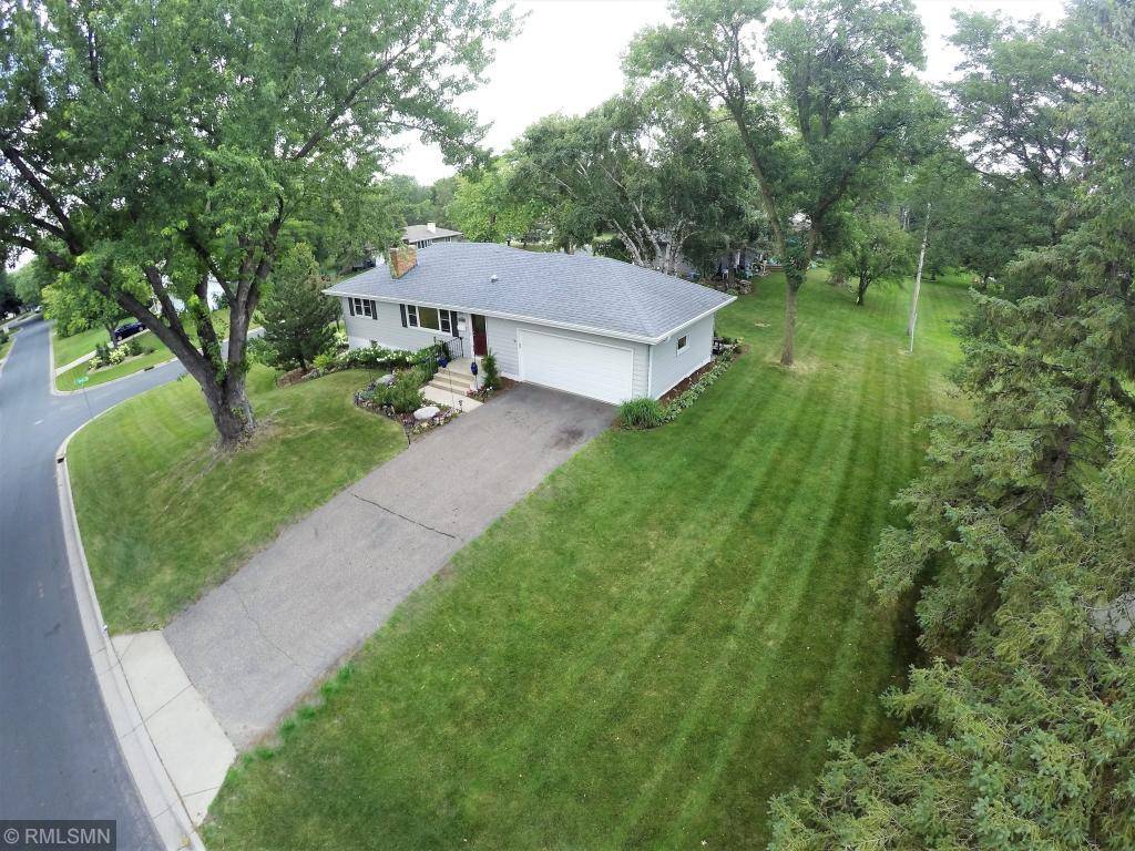 Golden Valley, MN 55427,7601 Winnetka Heights DR