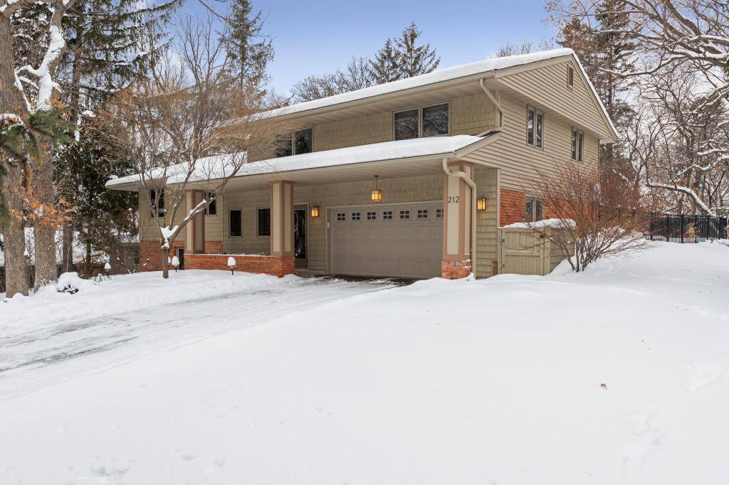 Golden Valley, MN 55416,212 Janalyn CIR