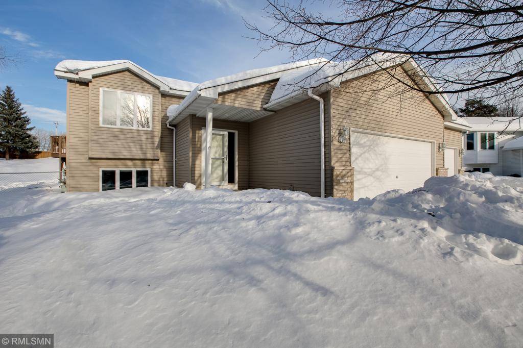 Woodbury, MN 55125,6982 Carlyle RD