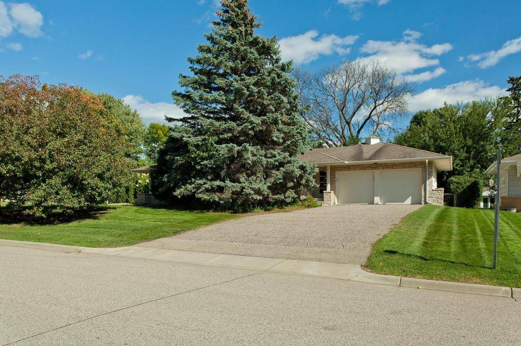 Edina, MN 55424,4813 Lakeview DR