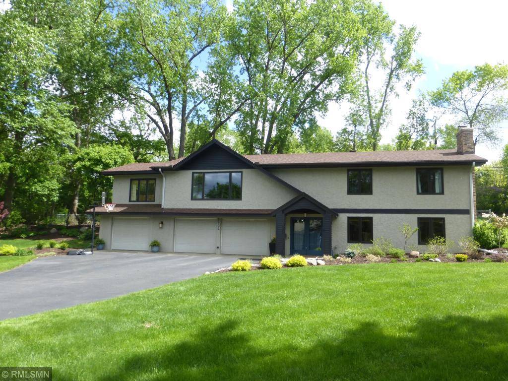 Edina, MN 55436,5604 Dundee RD