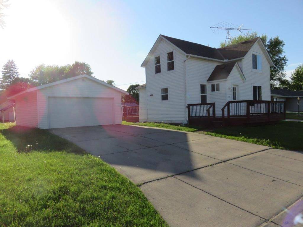 Montgomery, MN 56069,612 4th ST NE